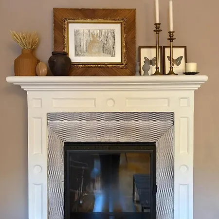Claire De Angeli Apartment